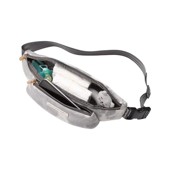 All Around Belt Bag - Everywhere Belt Bag for Parents - Better Than a Fanny Pack - Picture 4 of 8